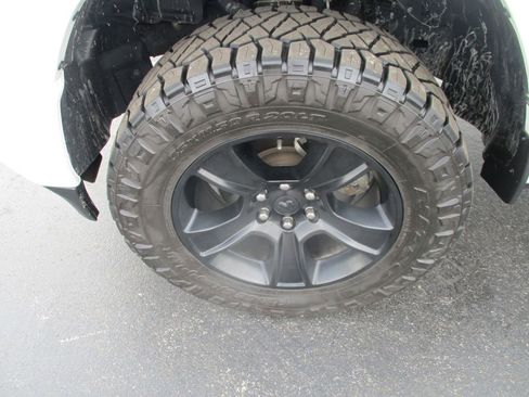 Used 2020 RAM 1500 Big Horn AWD/4WD image 14