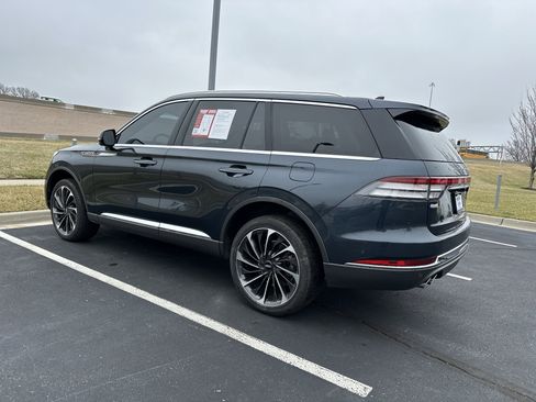 Used 2022 Lincoln Aviator Reserve w/ Equipment Group 201A image 8