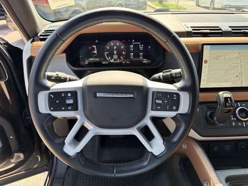 Used 2024 Land Rover Defender 130 X-Dynamic SE AWD/4WD image 22