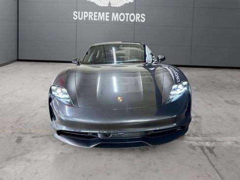 Used 2021 Porsche Taycan image 3