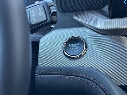 Used 2025 Ford Explorer Active image 23