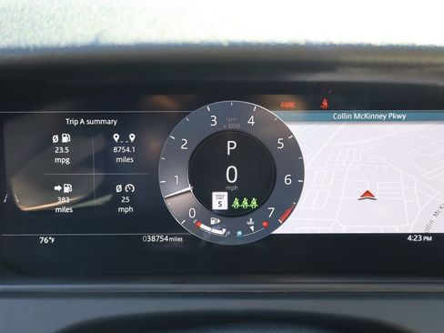 Used 2025 Land Rover Range Rover Velar Dynamic SE AWD/4WD image 10