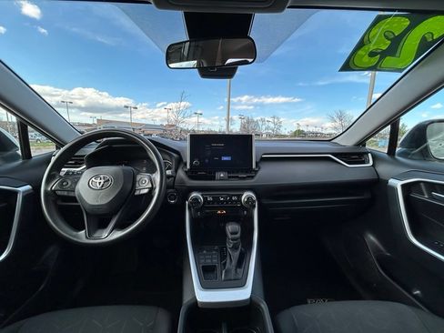 Used 2023 Toyota RAV4 XLE AWD/4WD image 12