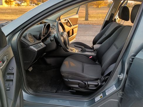Used 2013 MAZDA MAZDA3 i SV w/ Convenience Pkg image 22