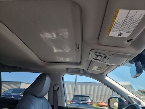 Used 2021 Toyota Highlander Limited image 17