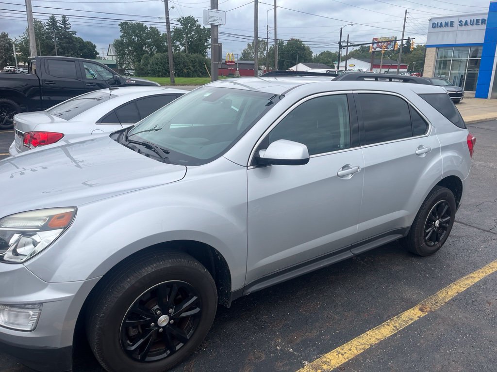 Used 2017 Chevrolet Equinox LT w/ Convenience Package FWD image 3