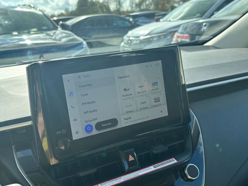 Used 2025 Toyota Corolla LE image 21