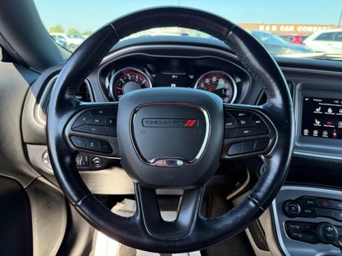 Used 2022 Dodge Challenger SXT w/ Cold Weather Group image 17