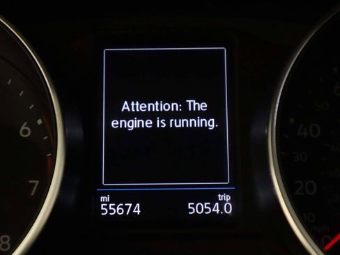 Used 2021 Volkswagen Tiguan SE w/ Panoramic Sunroof Package image 5