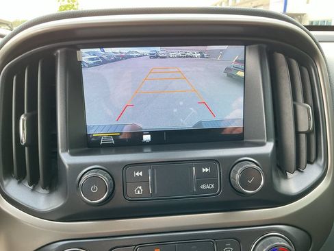 Used 2021 Chevrolet Colorado Z71 w/ Safety Package AWD/4WD image 16