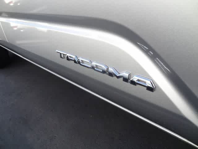 Used 2025 Toyota Tacoma SR5 AWD/4WD image 16