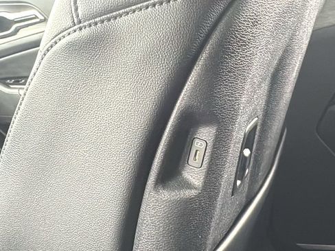 Used 2025 Kia Sportage X-Line w/ Premium Package image 38