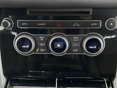 Used 2017 Land Rover Range Rover Long Wheelbase Supercharged image 15