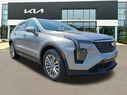 Used 2025 Cadillac XT4 Premium Luxury image 1