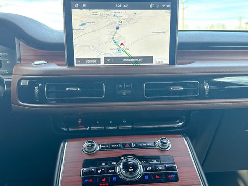 Used 2023 Lincoln Aviator Reserve w/ Equipment Group 201A image 28