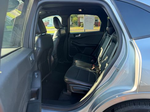 Used 2024 Ford Escape ST-Line w/ Tech Pack #1 AWD/4WD image 12