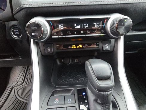 Used 2025 Toyota RAV4 XLE image 23