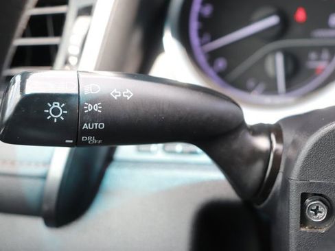 Used 2020 Toyota Camry LE FWD image 18