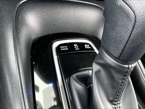 Used 2025 Toyota Corolla LE image 24