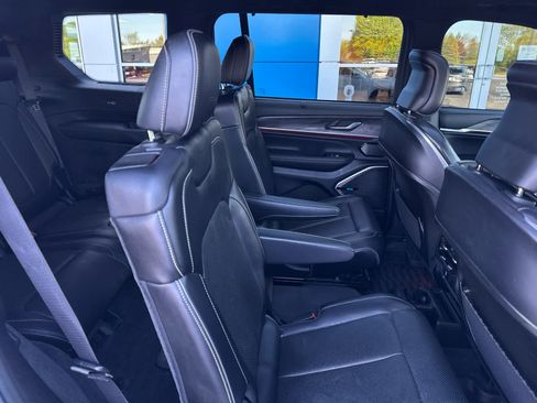 Used 2021 Jeep Grand Cherokee L Overland w/ Luxury Tech Group IV AWD/4WD image 5