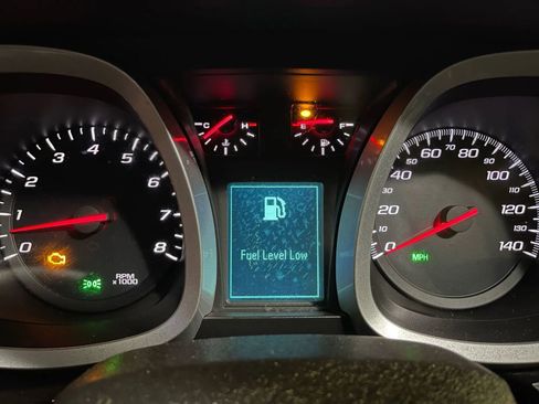 Used 2010 Chevrolet Equinox LT w/ Chrome Appearance Package image 14