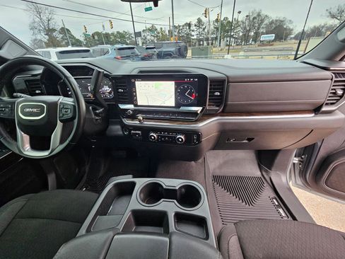 Used 2025 GMC Sierra 2500 SLE w/ SLE Convenience Package image 24