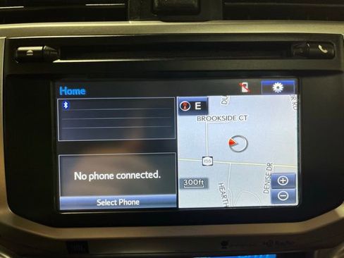 Used 2015 Toyota 4Runner Limited image 37