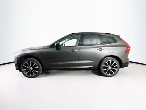 Used 2025 Volvo XC60 B5 Plus image 4