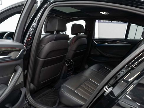 Used 2023 BMW 530e xDrive w/ Executive Package image 37