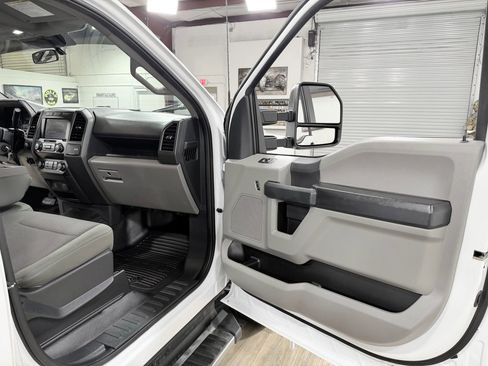 Used 2022 Ford F250 XL w/ STX Appearance Package AWD/4WD image 21