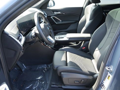 Used 2025 BMW X2 xDrive28i image 9