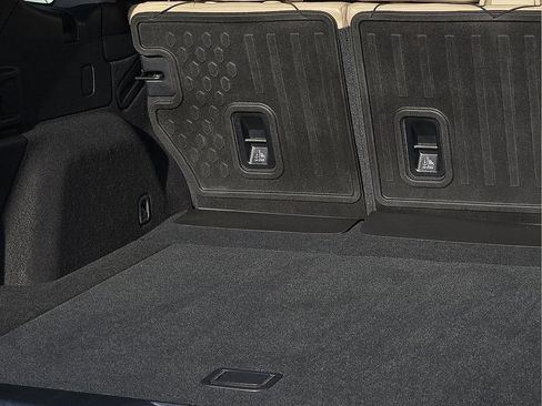 Used 2021 Subaru Outback Limited image 9