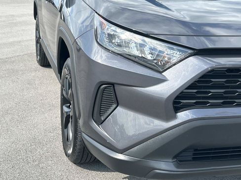 Used 2022 Toyota RAV4 LE AWD/4WD image 11