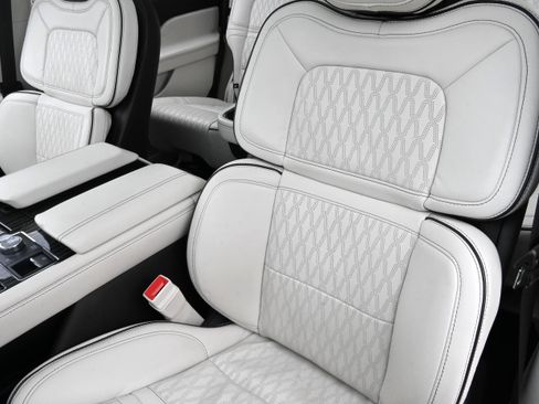 Used 2023 Lincoln Navigator Black Label image 9