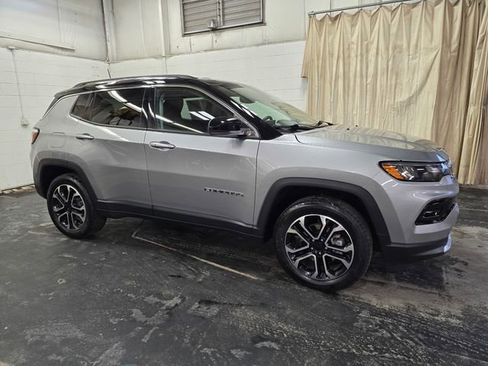 Used 2022 Jeep Compass Limited AWD/4WD image 5
