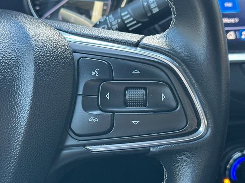 Used 2023 Buick Encore GX Preferred image 32