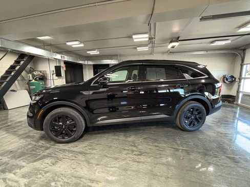 Used 2021 Kia Sorento S image 6