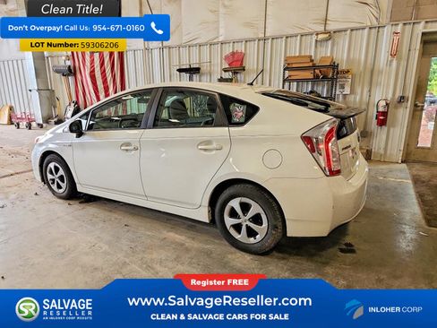 Used 2015 Toyota Prius Two FWD image 3