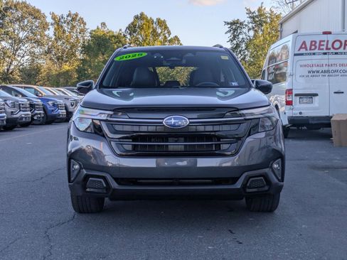 Used 2025 Subaru Forester Touring image 2