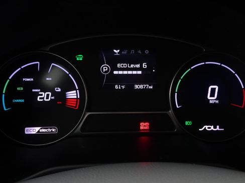 Used 2017 Kia Soul EV + image 23