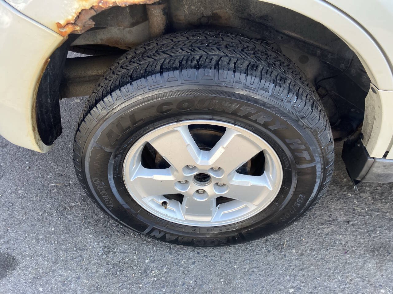 Used 2009 Ford Escape XLT FWD image 17