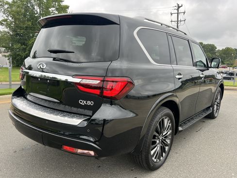 Used 2023 INFINITI QX80 Sensory w/ Cargo Package AWD/4WD image 10