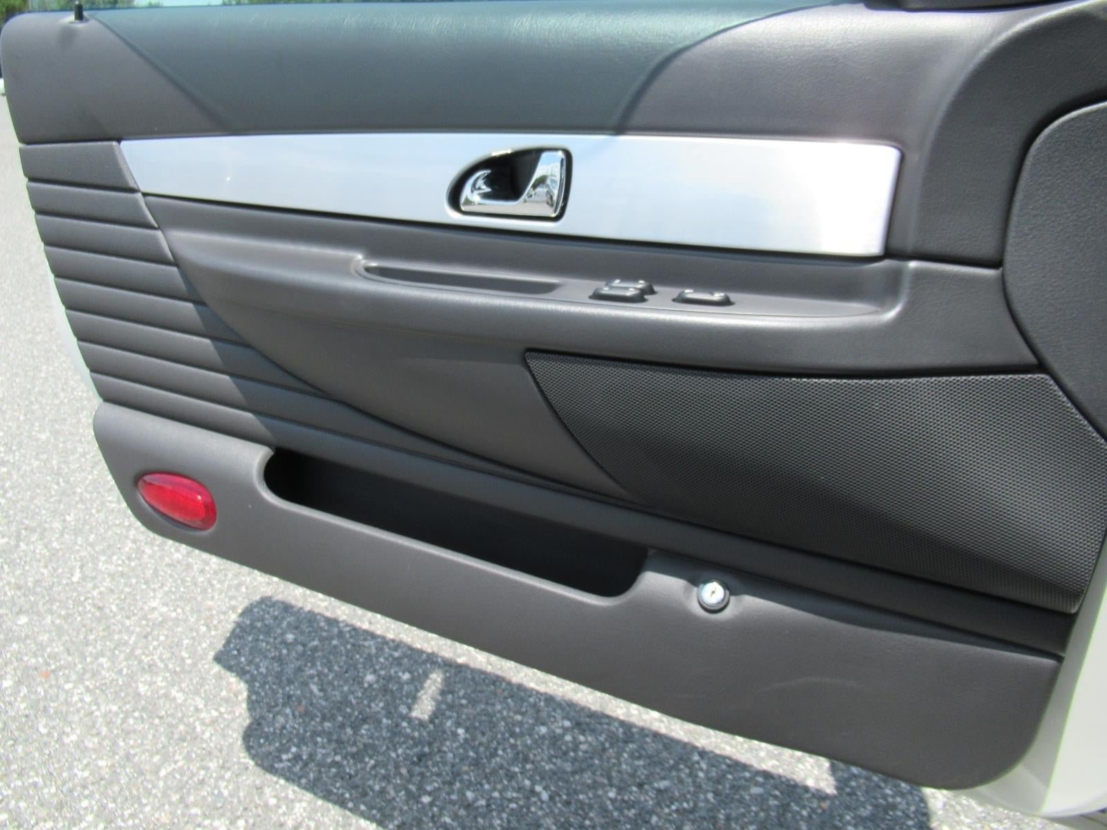 Used 2002 Ford Thunderbird RWD image 17