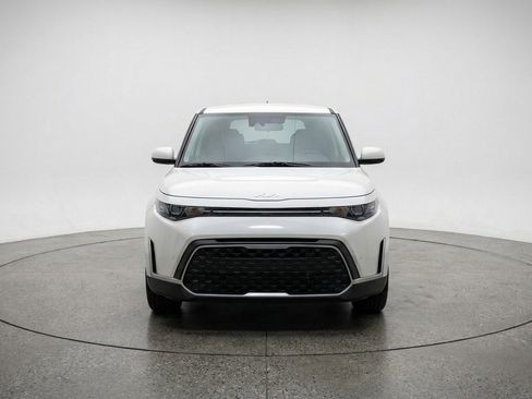 Used 2025 Kia Soul LX w/ LX Technology Package image 2