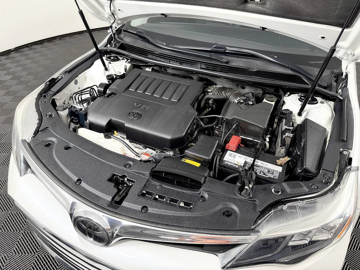 Used 2016 Toyota Avalon Limited FWD image 19