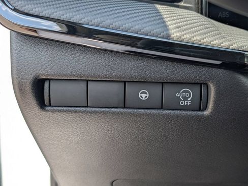 Used 2025 Nissan Kicks SR FWD image 18