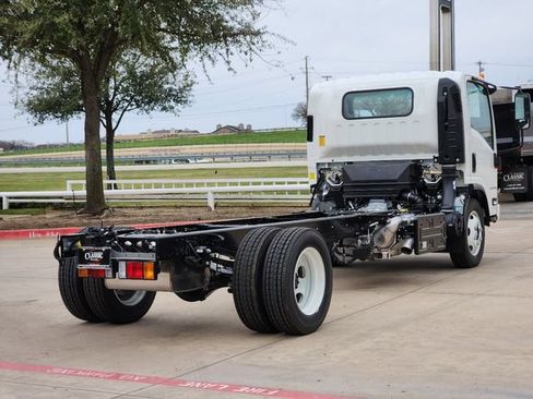 New 2024 Chevrolet Low Cab Forward 5500XD RWD image 12