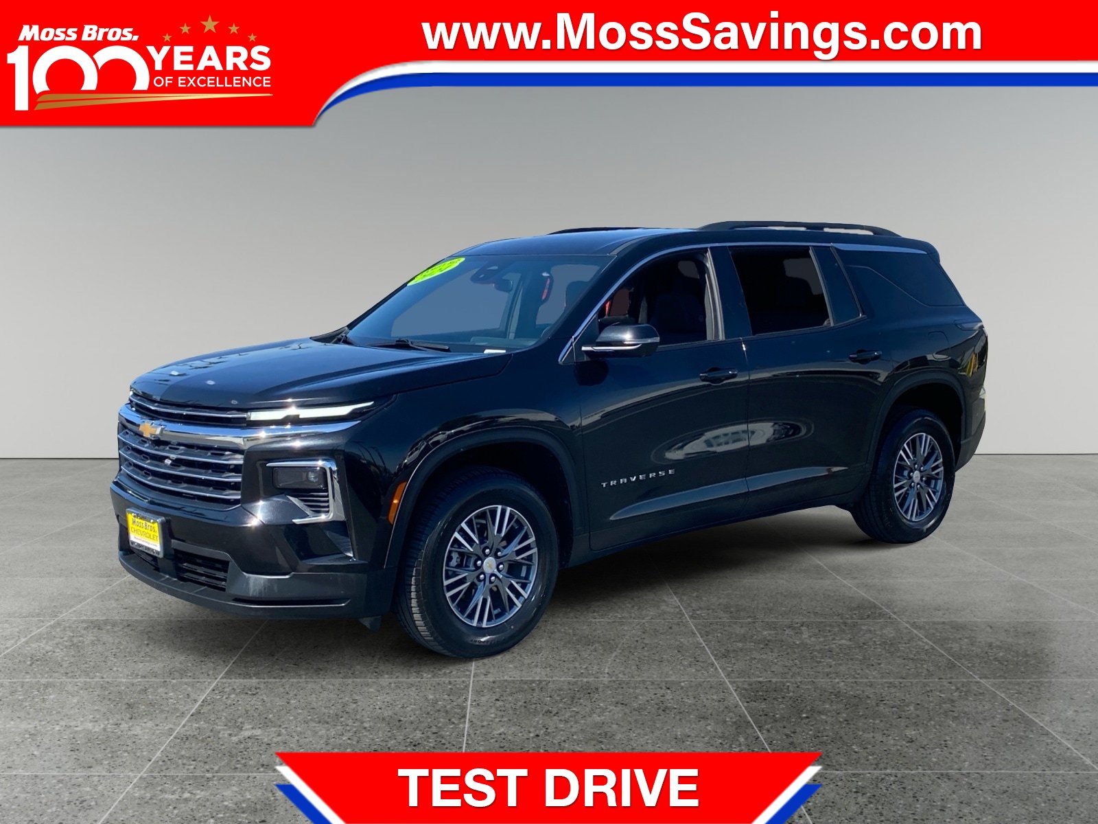 Used 2024 Chevrolet Traverse LT FWD image 1