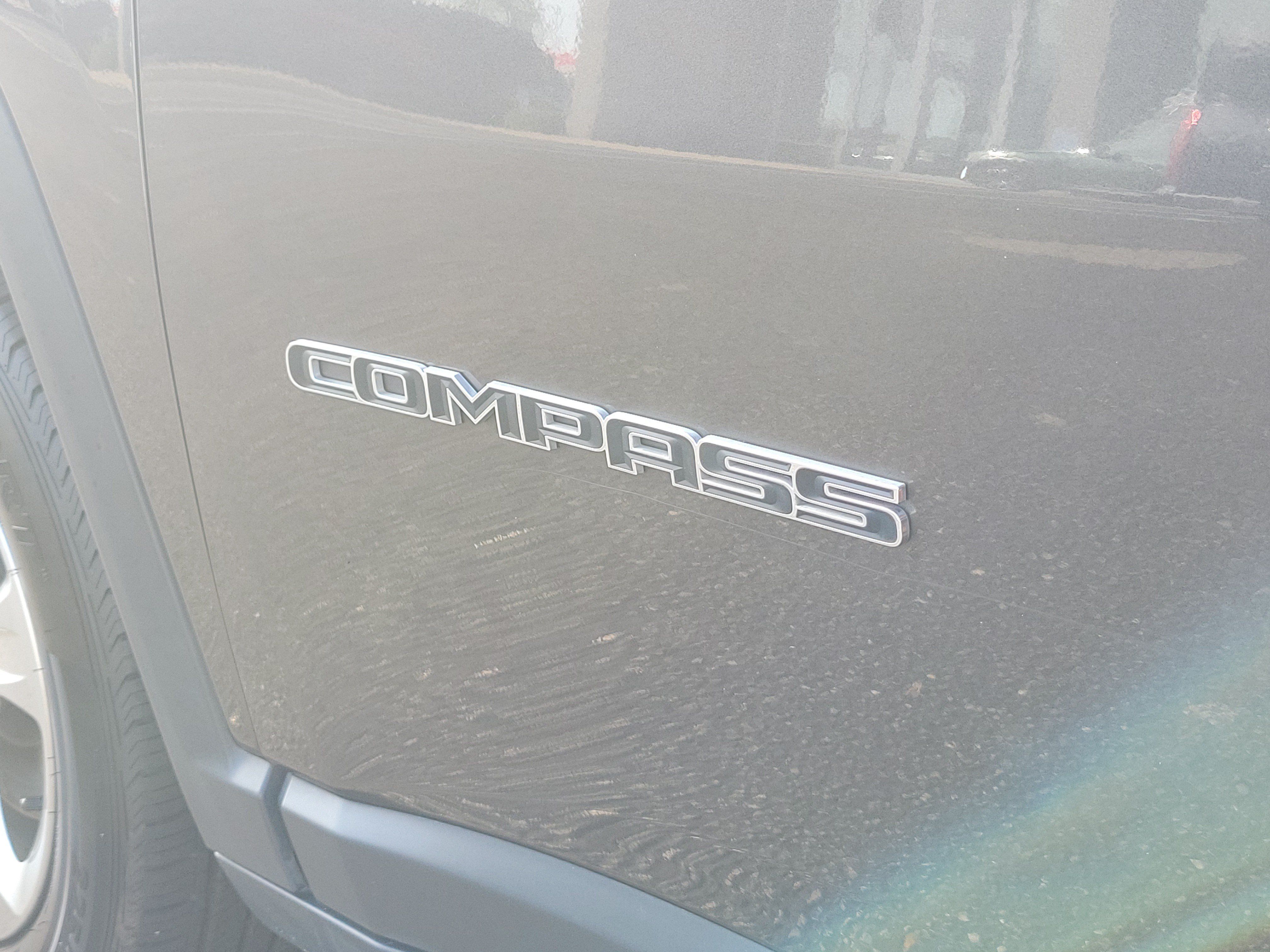 Used 2024 Jeep Compass Latitude AWD/4WD image 7