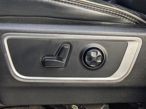 Used 2020 RAM 1500 Laramie image 20